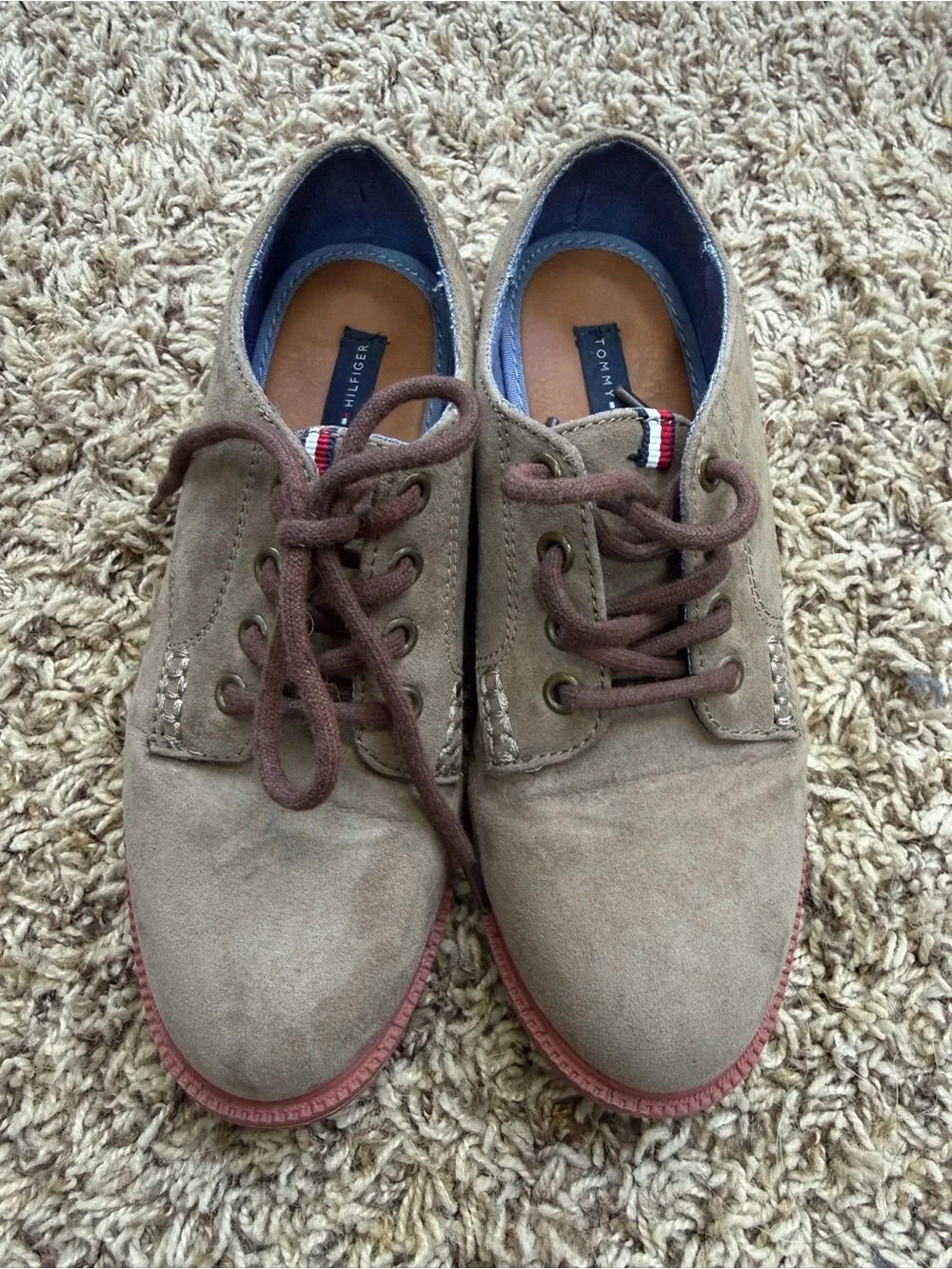 Tommy Hilfiger Taupe faux Suede dress Shoes-boys size 1 (EUC)
